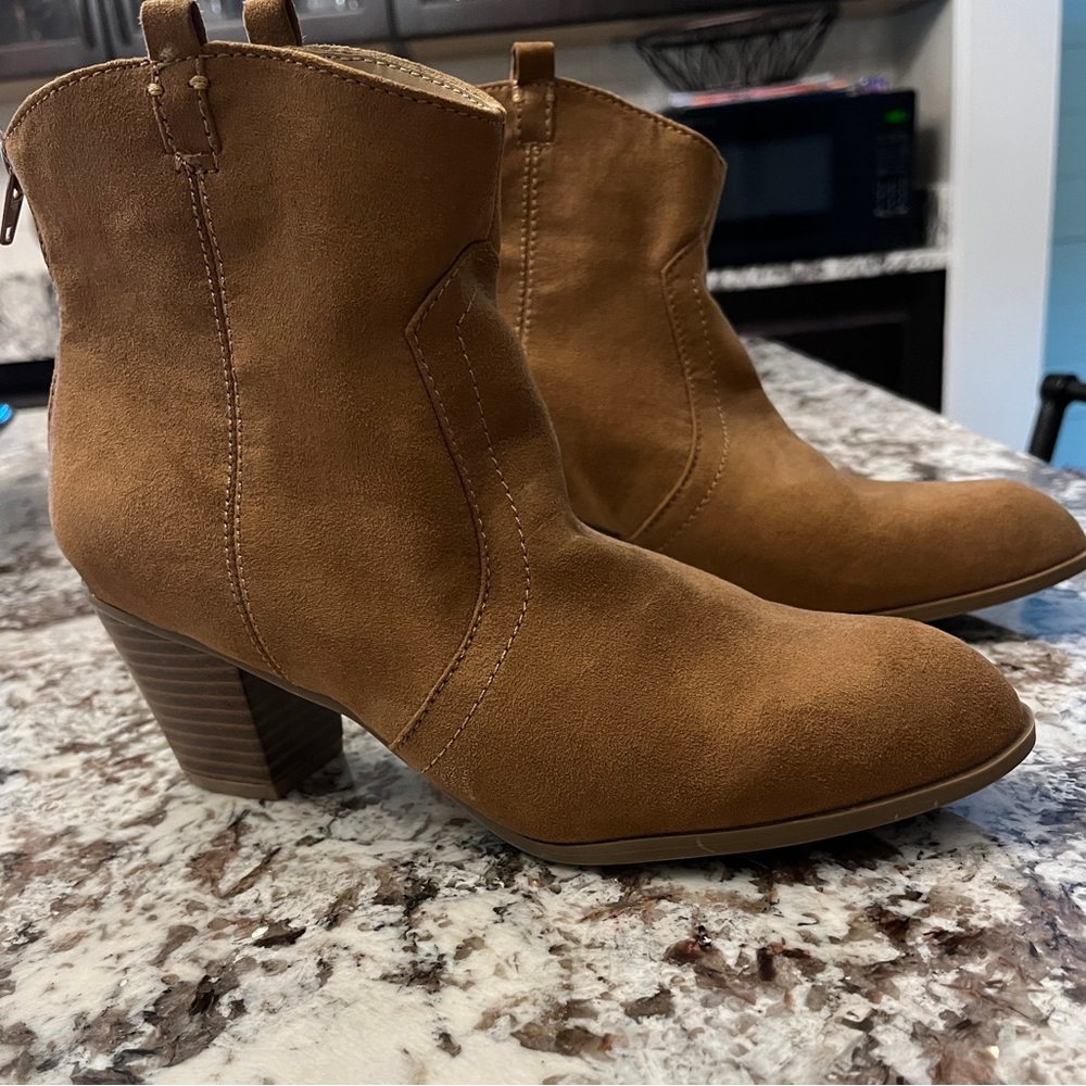 Women’s booties, worn once, like brand, new, very comfortable.